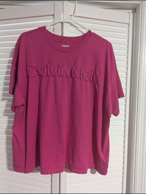 Calvin Klein Woman's XL Embossed Logo T-Shirt - Fuchsia